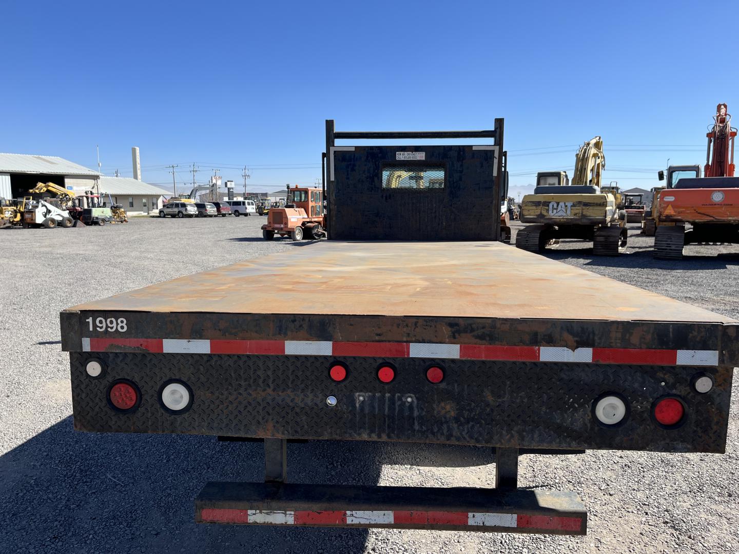 ./imagenes/INVOICE/2019/18000/CAMION PLATAFORMA INTERNATIONAL 4300 (11).JPG